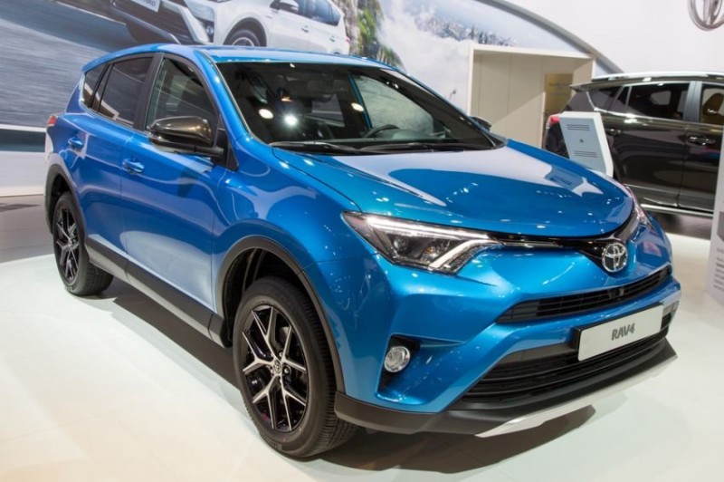 Toyota отзовет в России почти 150 тыс. кроссоверов RAV4