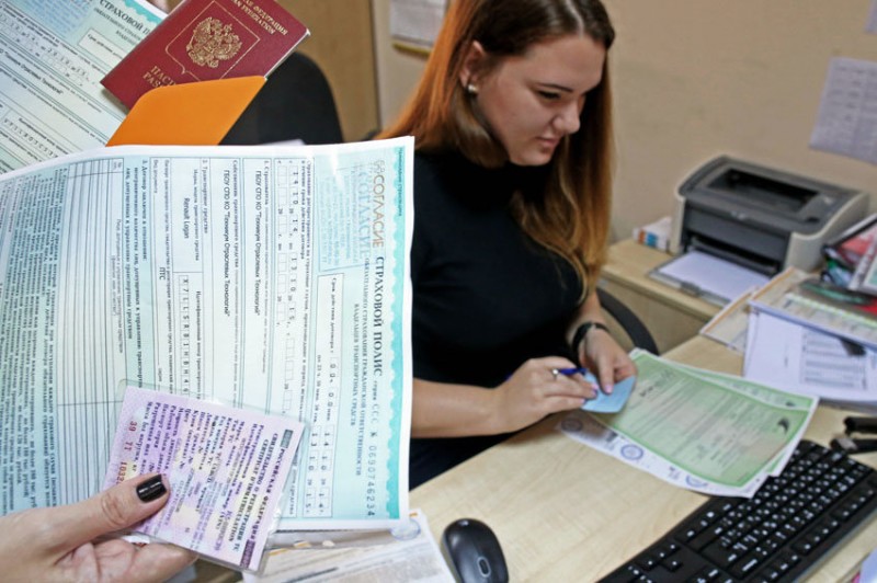 Автовладельцам придется заменить полисы ОСАГО с 1 июля 2016 года