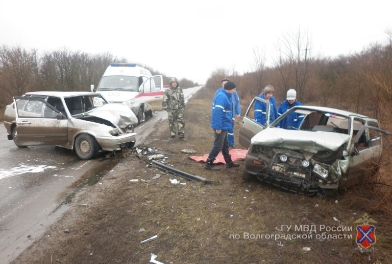 В лобовом столкновении «четырнадцатой» и «Оки» пострадали три человека