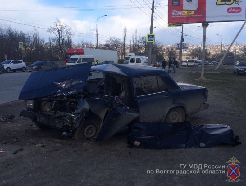 В Волгограде в тройном ДТП погиб водитель «семерки»