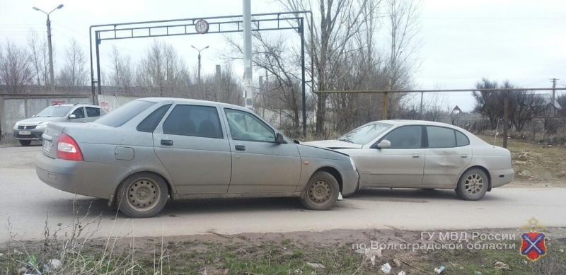 В Волгограде в ДТП пострадали две девушки