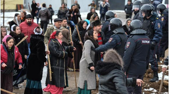 В поселок под Тулой ввели несколько сотен бойцов ОМОНа