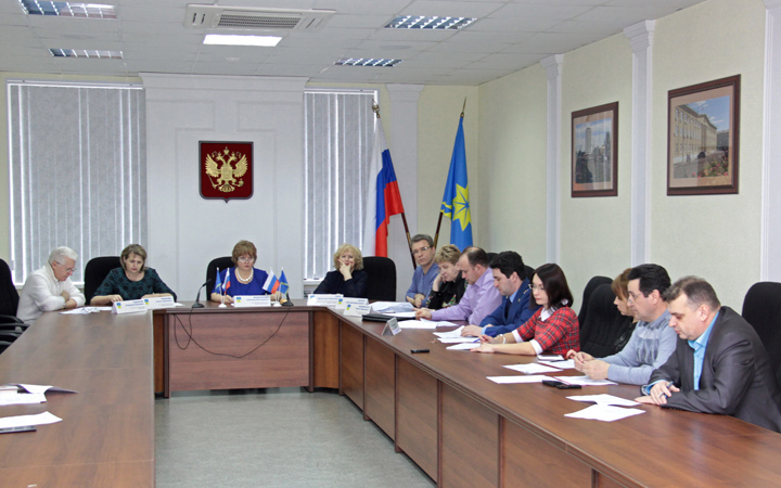 Депутаты Волжского предложили увеличить финансирование строительства дорог и детсадов