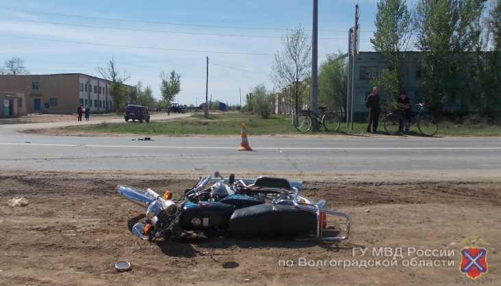На трассе «Волгоград-Астрахань» из-за ошибки автоледи погиб 21-летний водитель мопеда