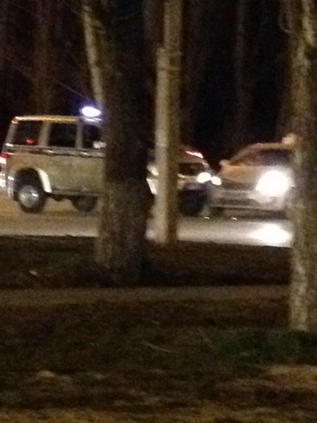 В Волжском иномарка протаранила автомобиль ДПС