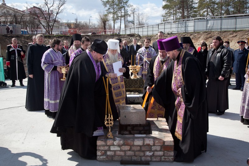 В Волгограде заложили первый камень собора Александра Невского