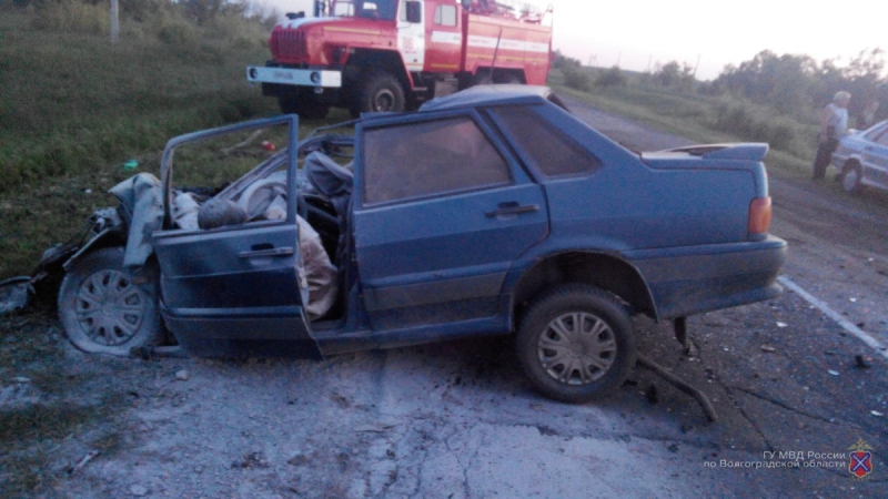 Под Волгоградом в лобовом столкновении легкового автомобиля с «КАМАЗом» погиб человек