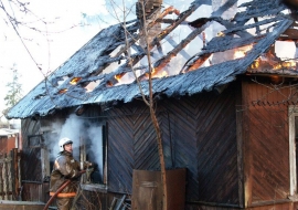 В Волжском сгорели два дома