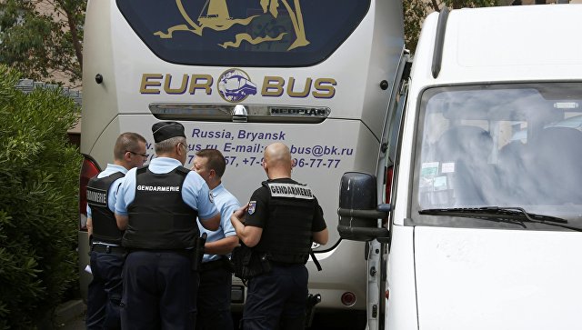 Франция депортирует десятки российских футбольных фанатов