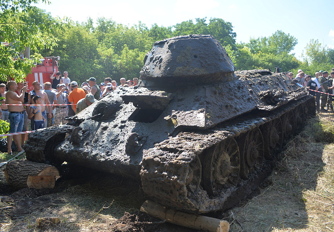 В Воронежской области подняли со дна Дона единственный сохранившийся танк Т-34-76