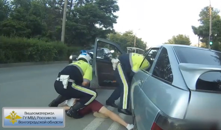 Видео погони за пьяной компанией возмутило волжан