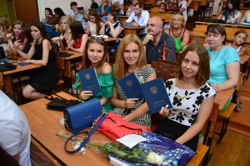 482 гуманитария стали выпускниками ВГИ