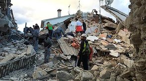 Число жертв землетрясения в Италии достигло 159 человек