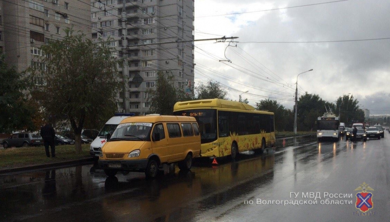 В Волгограде автобус протаранил маршрутку из Волжского