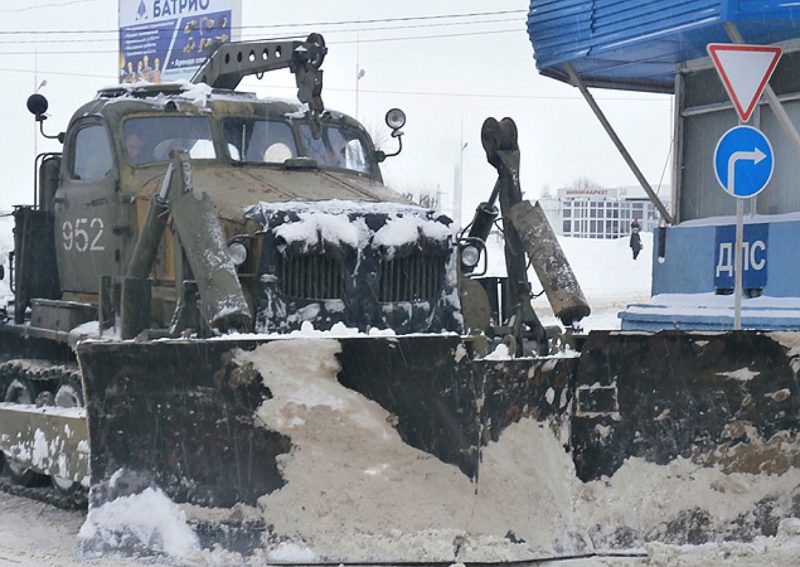 Техника на дорогах Волжского