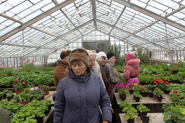 Все на экскурсии в ботанический сад