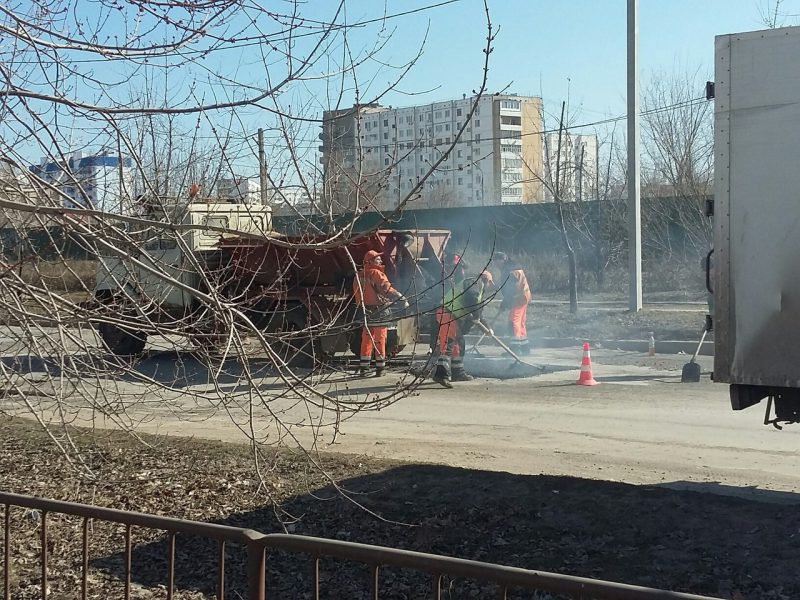 Плановый ремонт дорог в Волжском